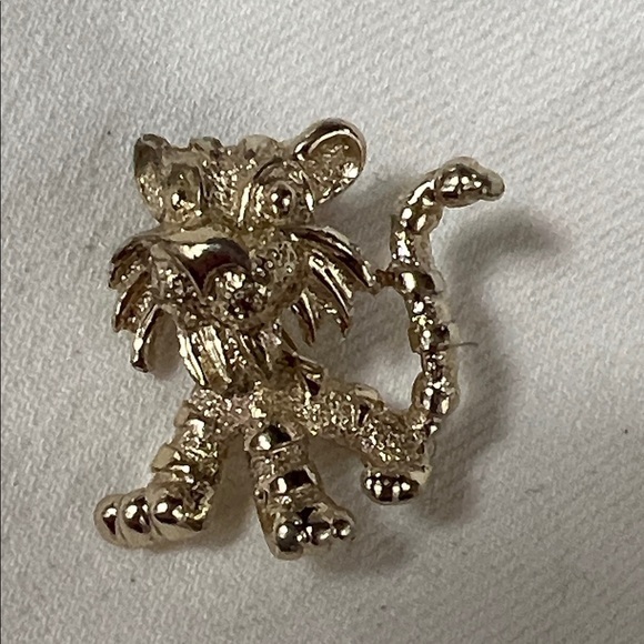 vintage Esso Tiger Jewelry - vintage Esso Tiger mascot brooch
